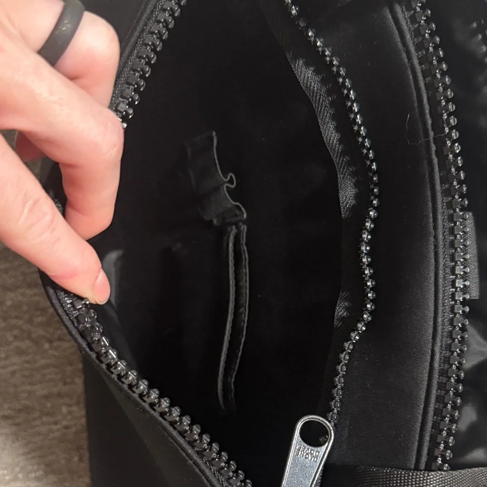 Dagne Dover Black Crossbody Laptop Bag